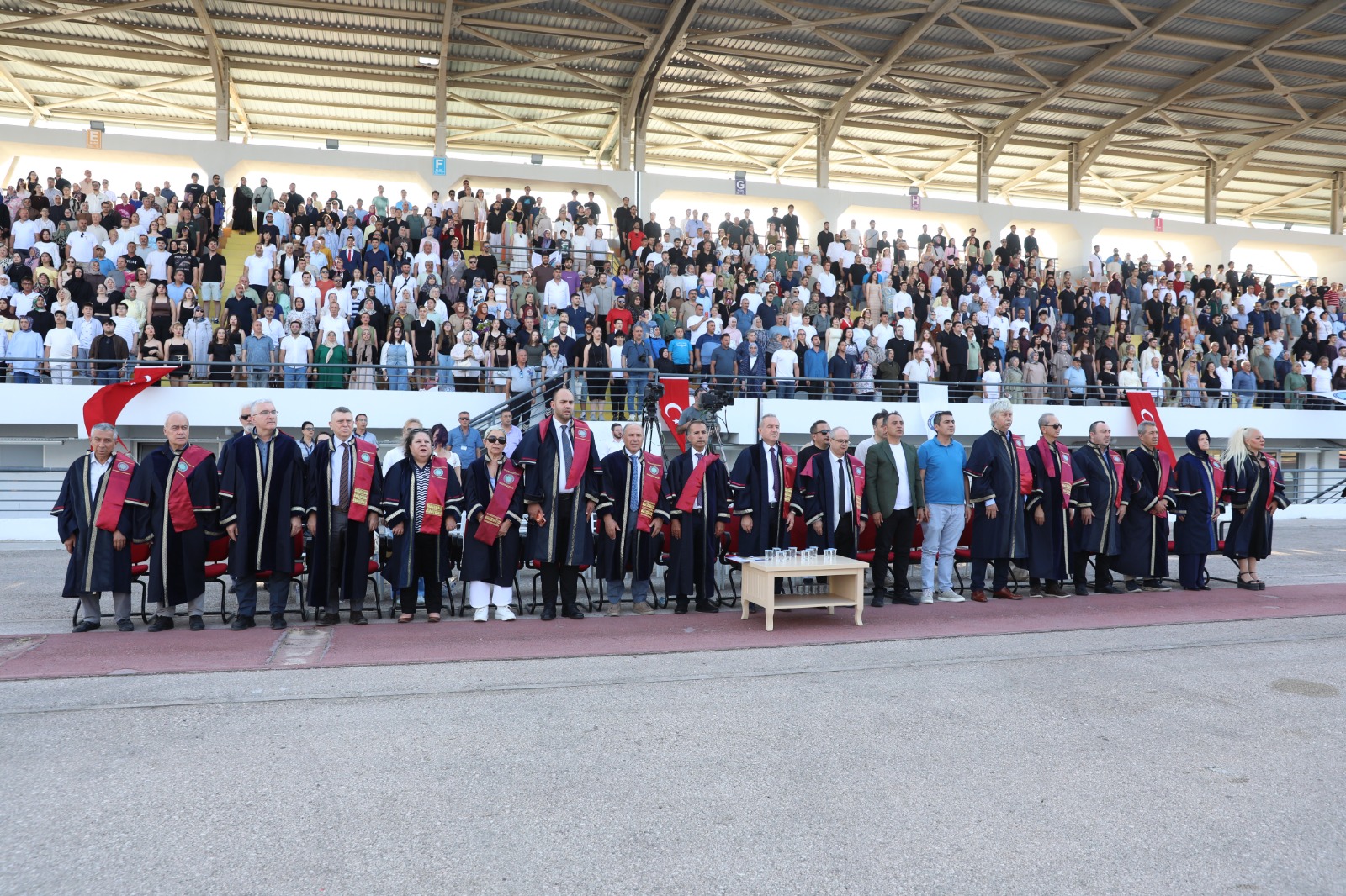Bursa Uludağ Üniversitesi Teknik Bilimler Meslek Yüksekokulu'nda Mezuniyet Coşkusu